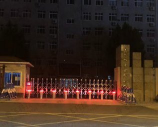 http://www.9g1s.cn/uploadfile/全自動(dòng)升降柱廠家